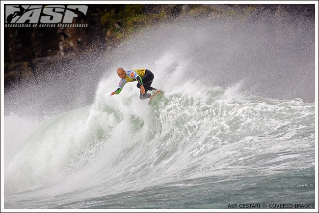 Kelly Slater Floats His Way To 9th ASP World Title on Day 5 of The Billabong Pro Mundaka. Credit ASP Tostee